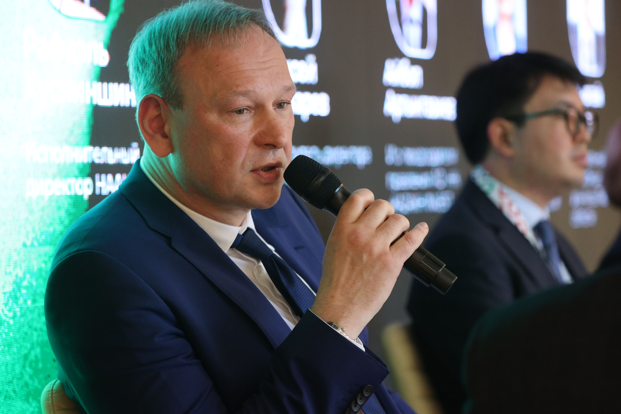 Замдиректора НАИП Алексей Пушкарев выступает на панельной сессии