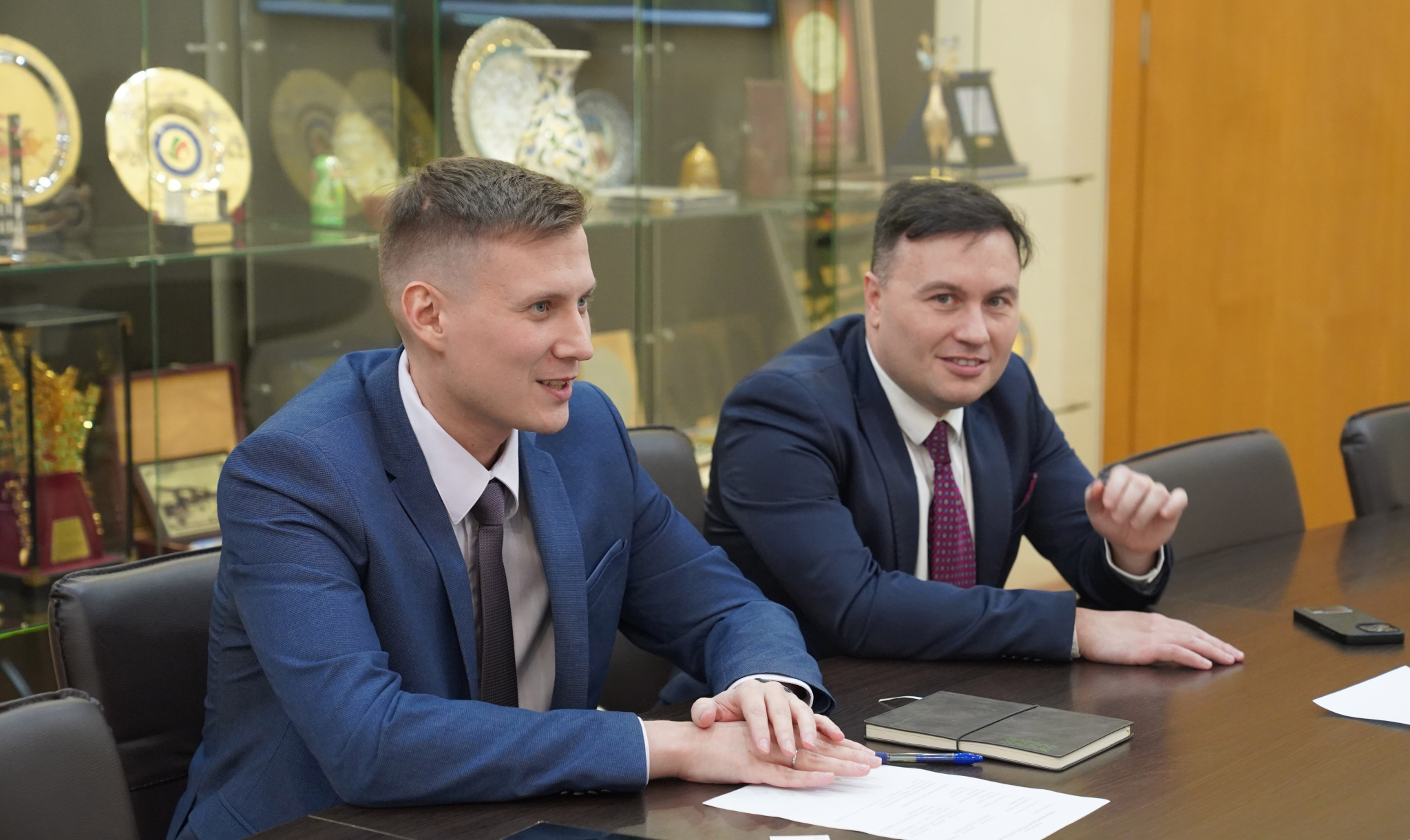 Виктор Рымашевский, генеральный директор Корпорации развития Республики Карелия на переговорах в НАИП