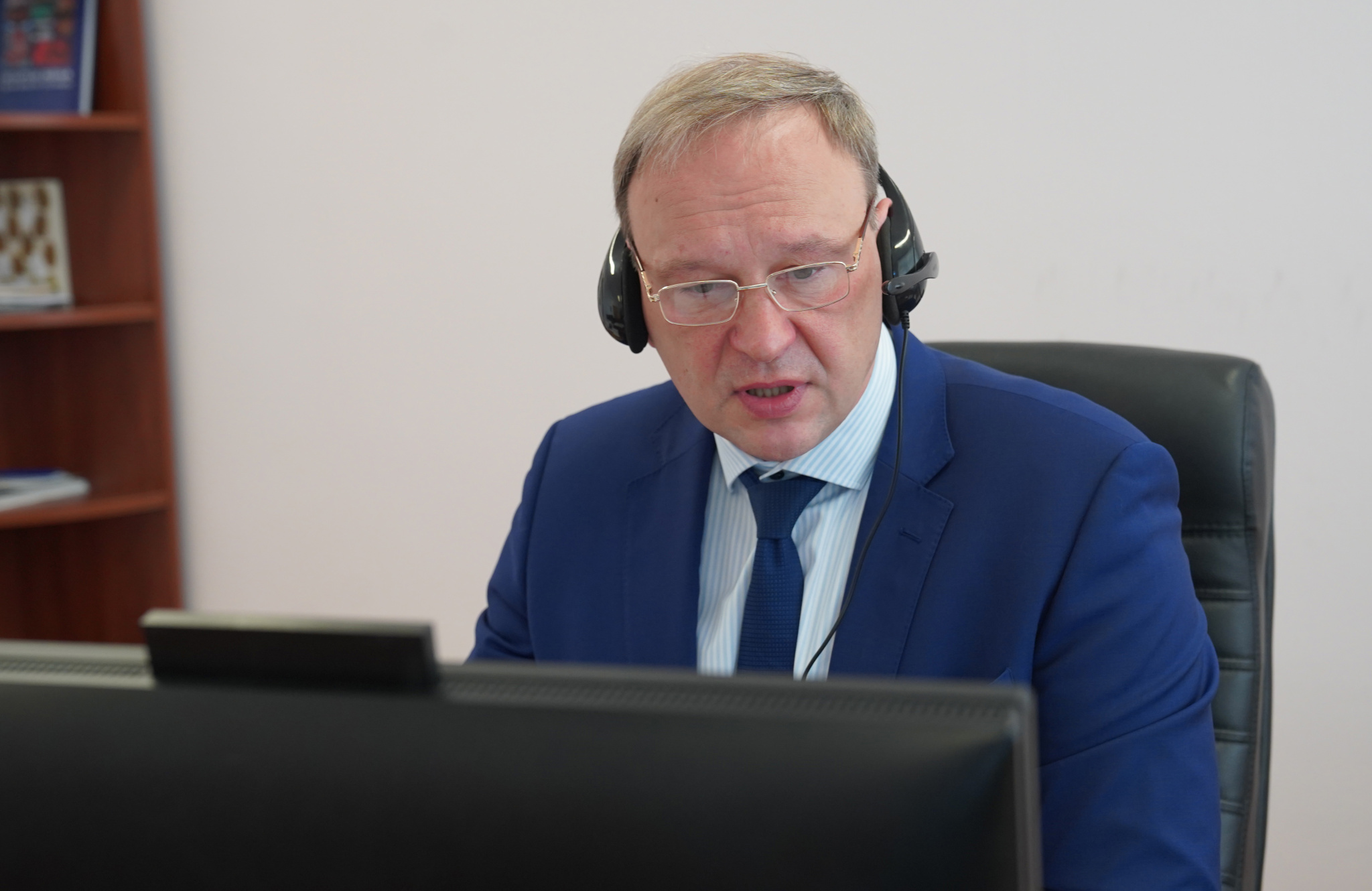 Алексей Пушкарев проводит бизнес-мост с Якутией Алексей Пушкарев проводит бизнес-мост с Якутией