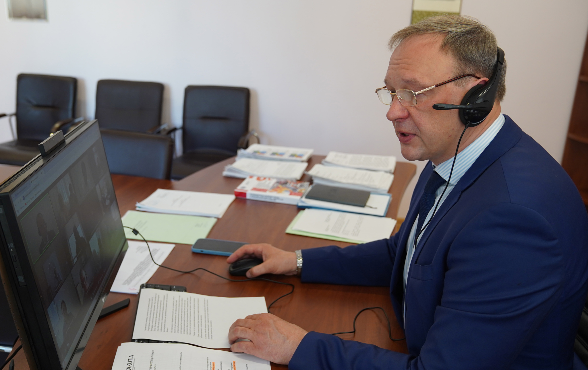 Алексей Пушкарев проводит бизнес-мост с Якутией Алексей Пушкарев проводит бизнес-мост с Якутией